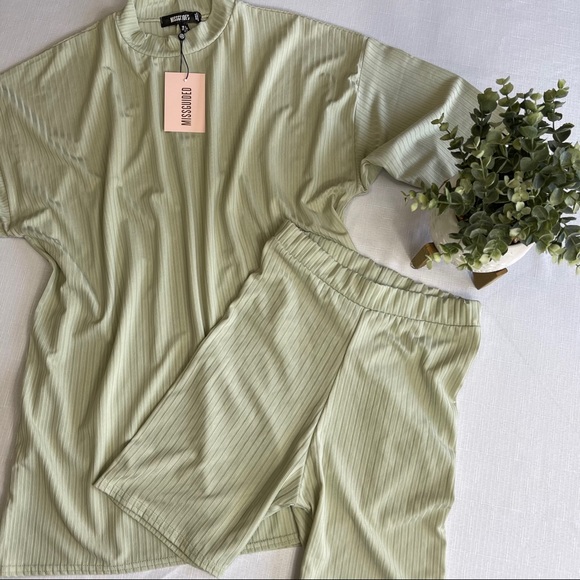 MISSGUIDED ribbed T-Shirt +cycle shorts set sage 4 - Picture 5 of 13